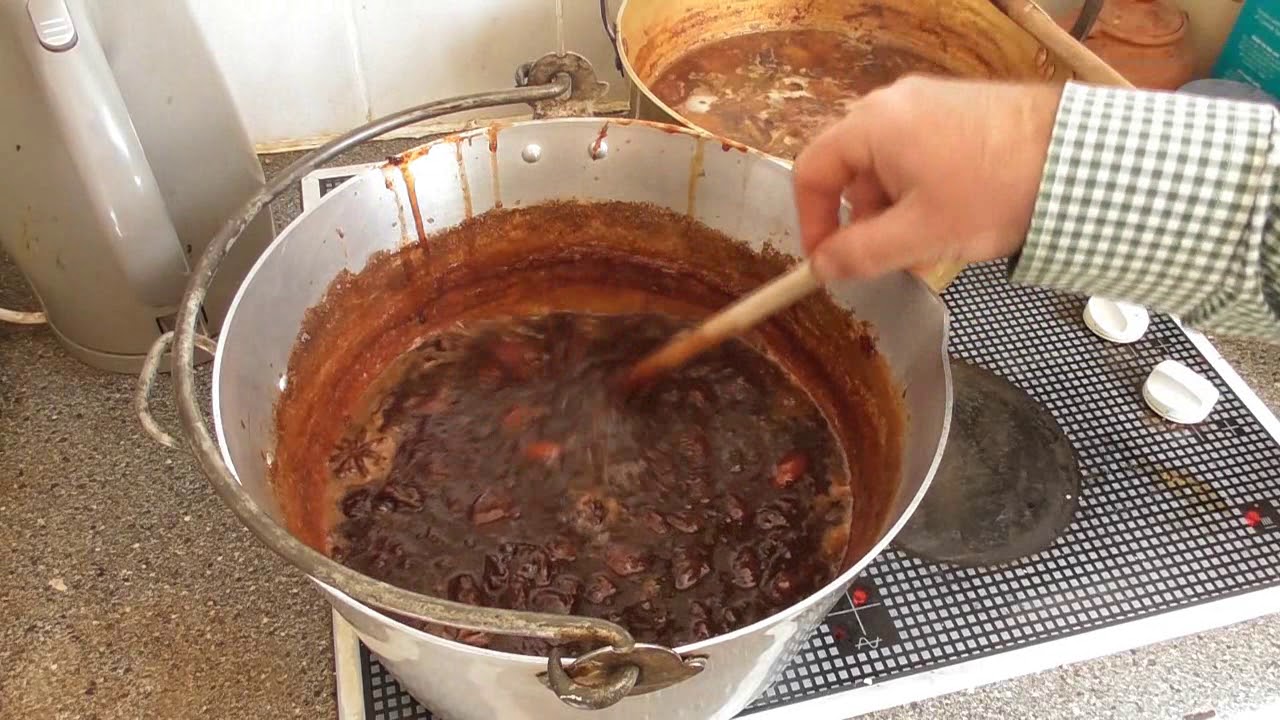 How to make plum chutney