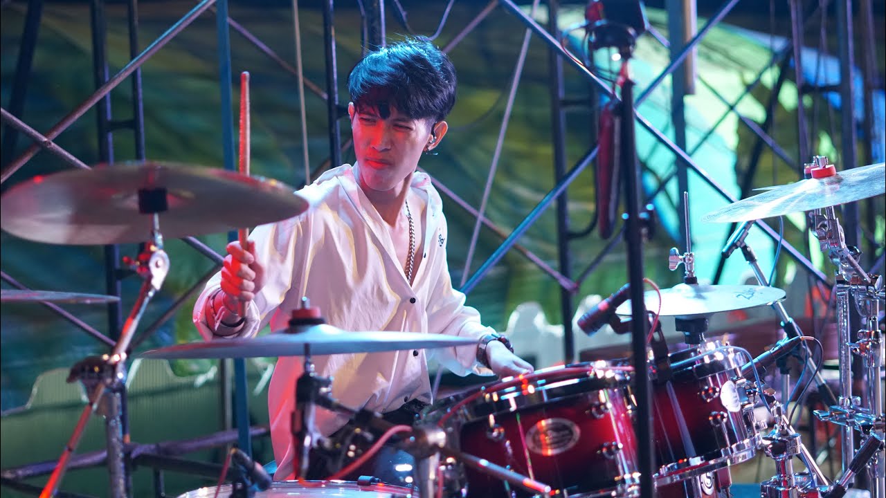 ผู้สาวขาเลาะ (เวอร์ชั่นใหม่) - ลำไย ไหทองคำ | DRUM CAM | ฟลุ๊คซี่ ตีกลองประชุม