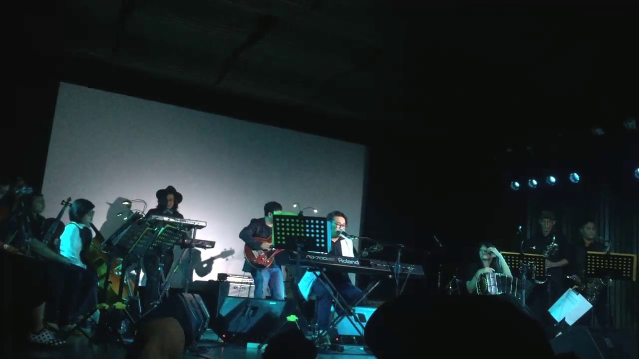 Mondo Gascaro - Rainy Days on the Sidewalk // RAJAKELANA Album Launching HD