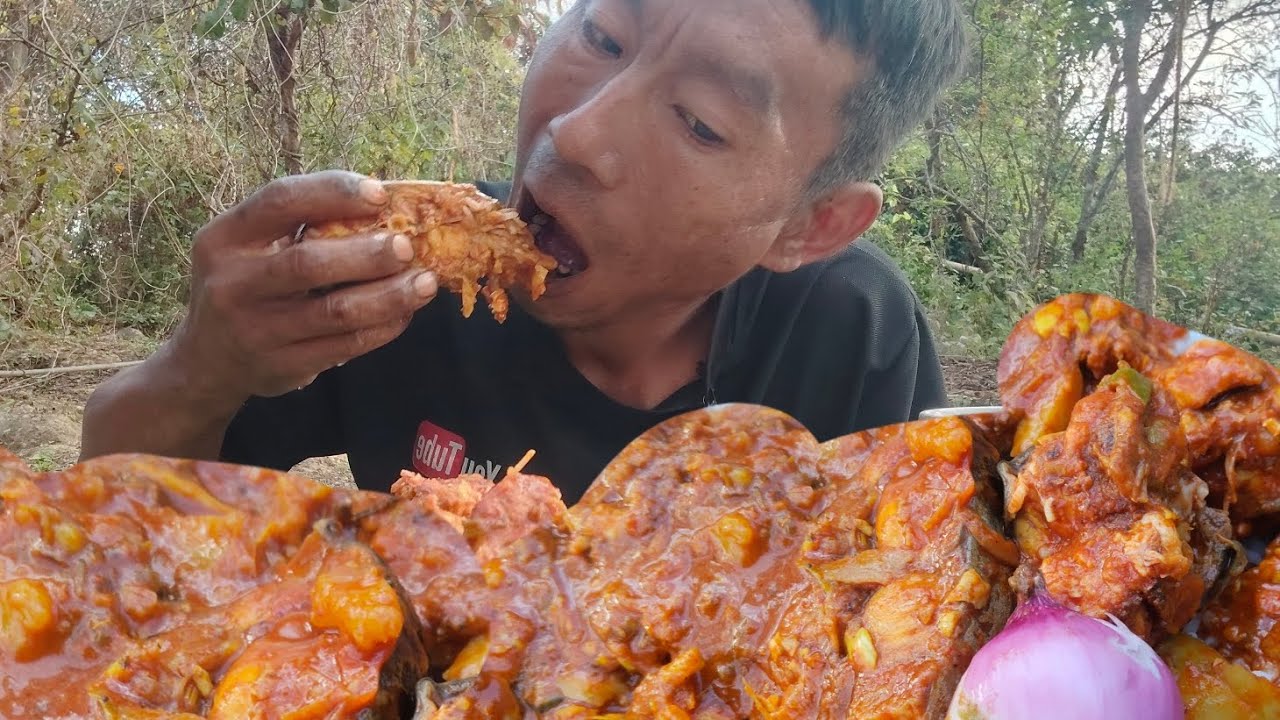 (Mukbang) Happy New year Mukbang: pangas fish with yongjak, beans etc.@DanielMphom-lc5sl