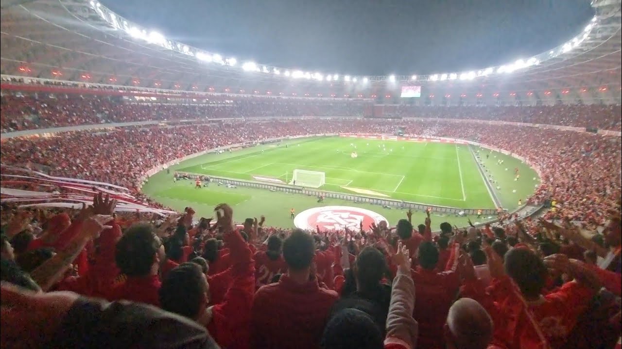 CAMISA VERMELHA - INTER 4x1 COLO-COLO (O ESTÁDIO TREMEU 😱)