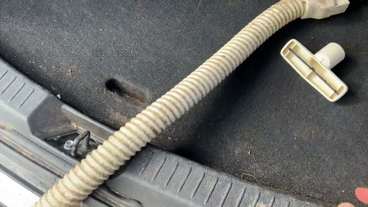 Vacuuming My Brother's Car with Panasonic Jet-Flo MC-882