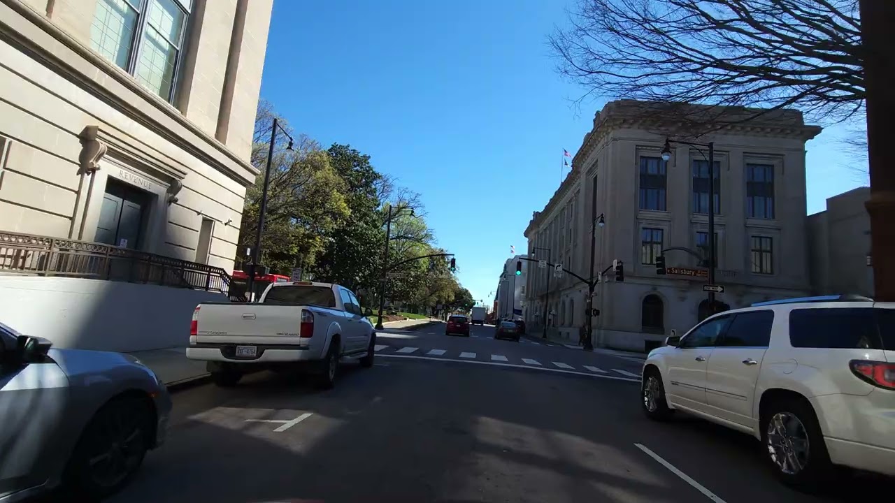DRIVING AROUND DOWNTOWN RALEIGH NC 2023 😊