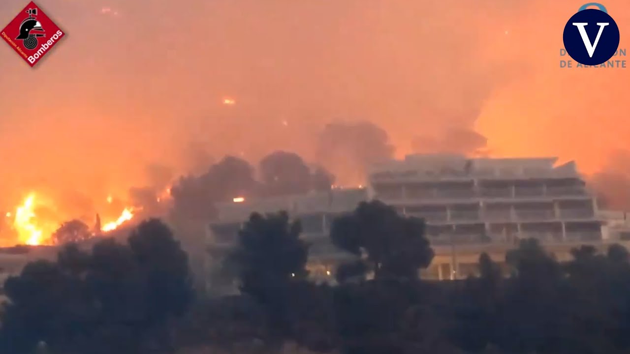Un incendio obliga a evacuar a 30 vecinos de Altea Hills y a cortar la AP-7