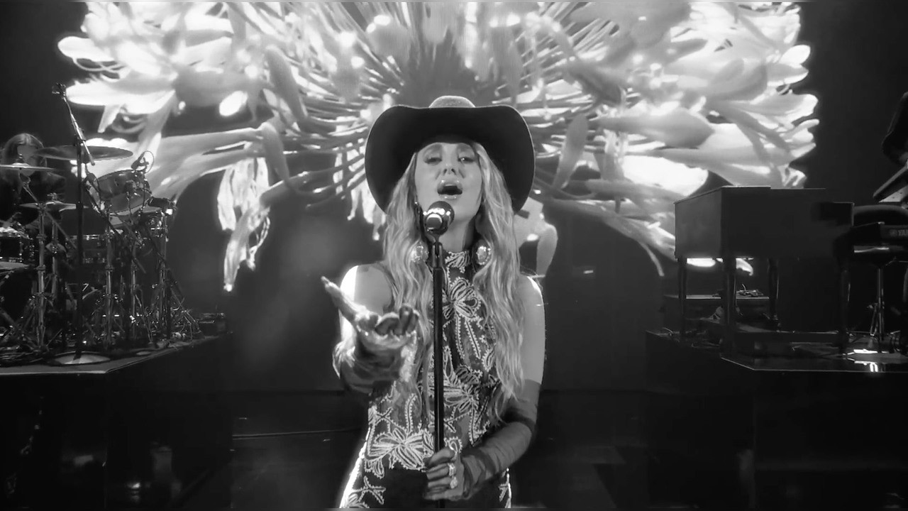 Lainey Wilson - iHeart Radio Music Awards Performance 2026