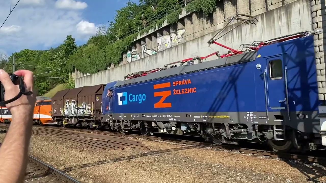 Odjezd Andyho kolosu s TGV z Prahy hl. n.