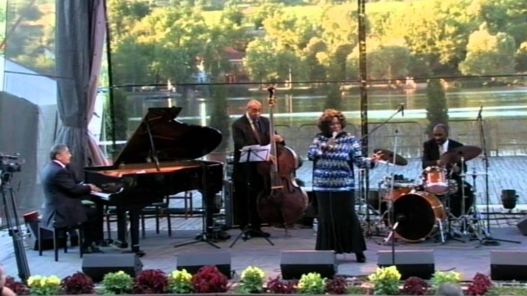 03 Joan Faulkner & Csík Gusztáv Trio - 2011, Bánk