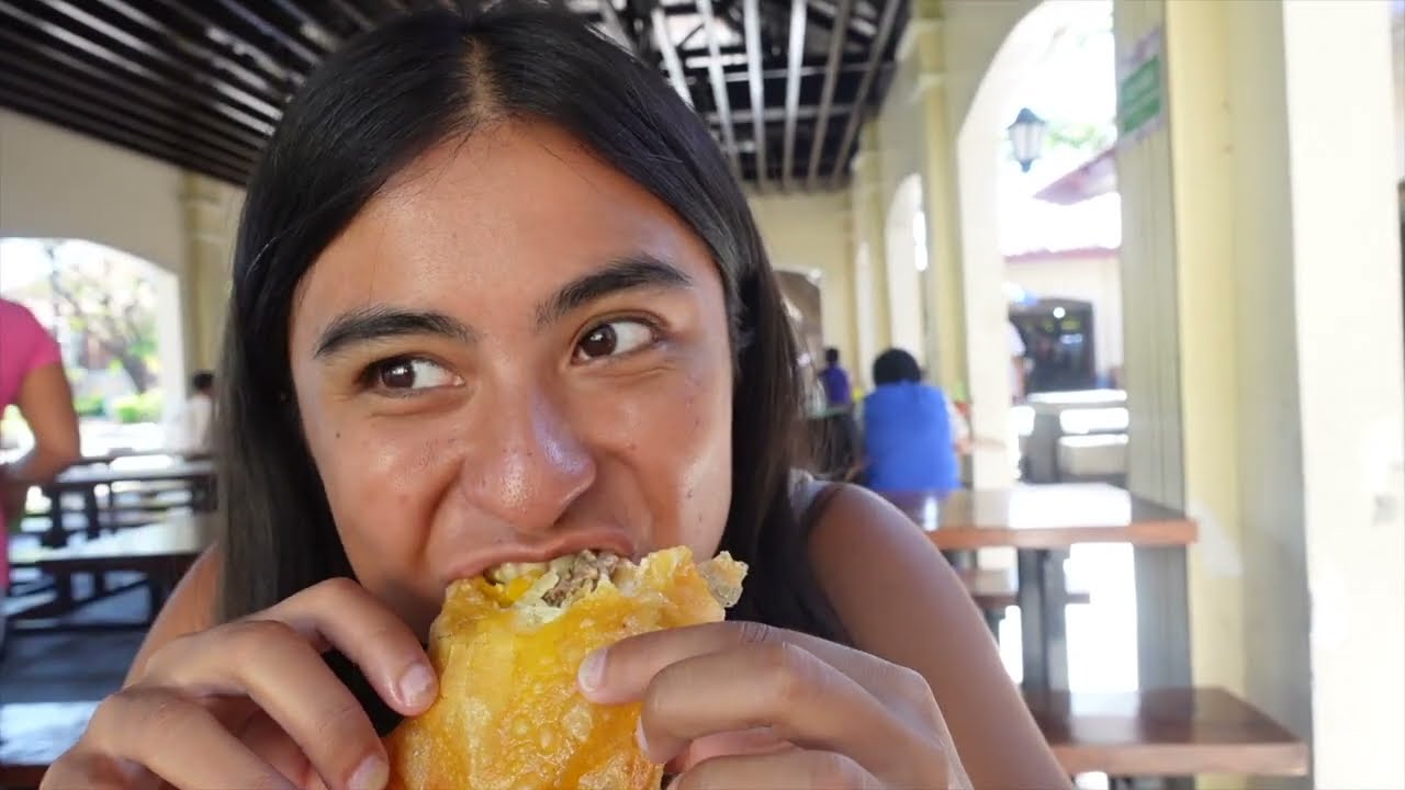 Amazing FOOD in VIGAN CITY, Ilocos Sur, Northern Philippines