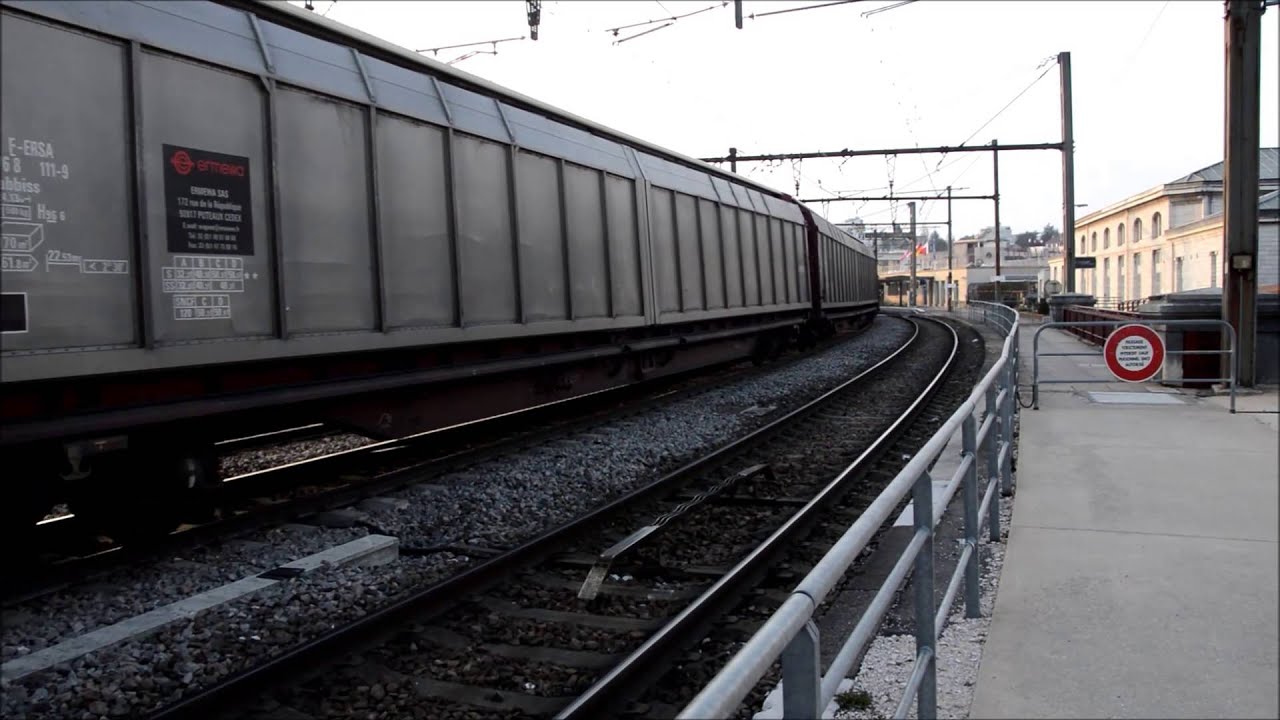 Distri Chrono avec BB27138 suivi de 2 Vossloh G1000 VFLI à Dijon Ville