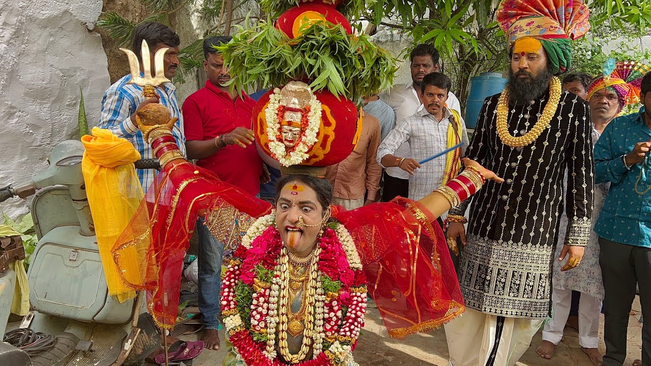 Rakesh Bonam Golconda Bonalu 2024 | Rakesh Bonam Anna Dance At Golconda Srikanth Chary  Bonalu 2024