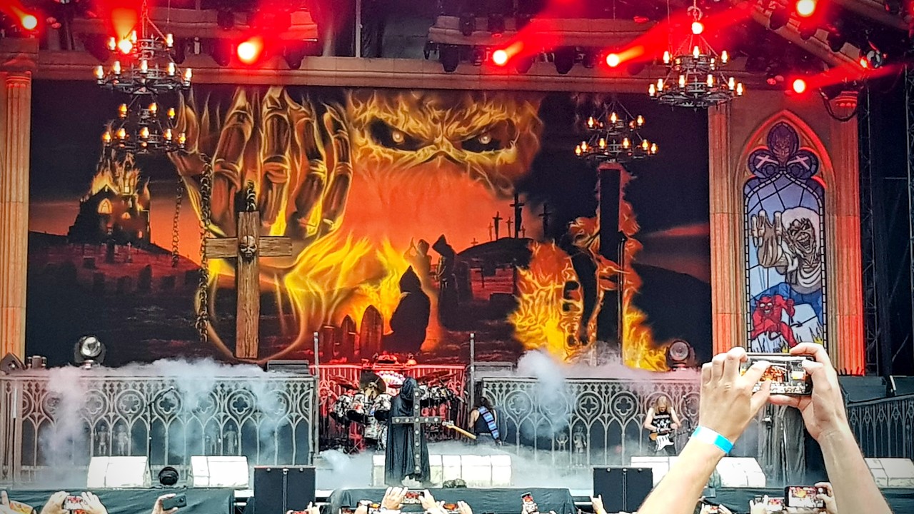Iron Maiden LIVE - Sign of the Cross - 