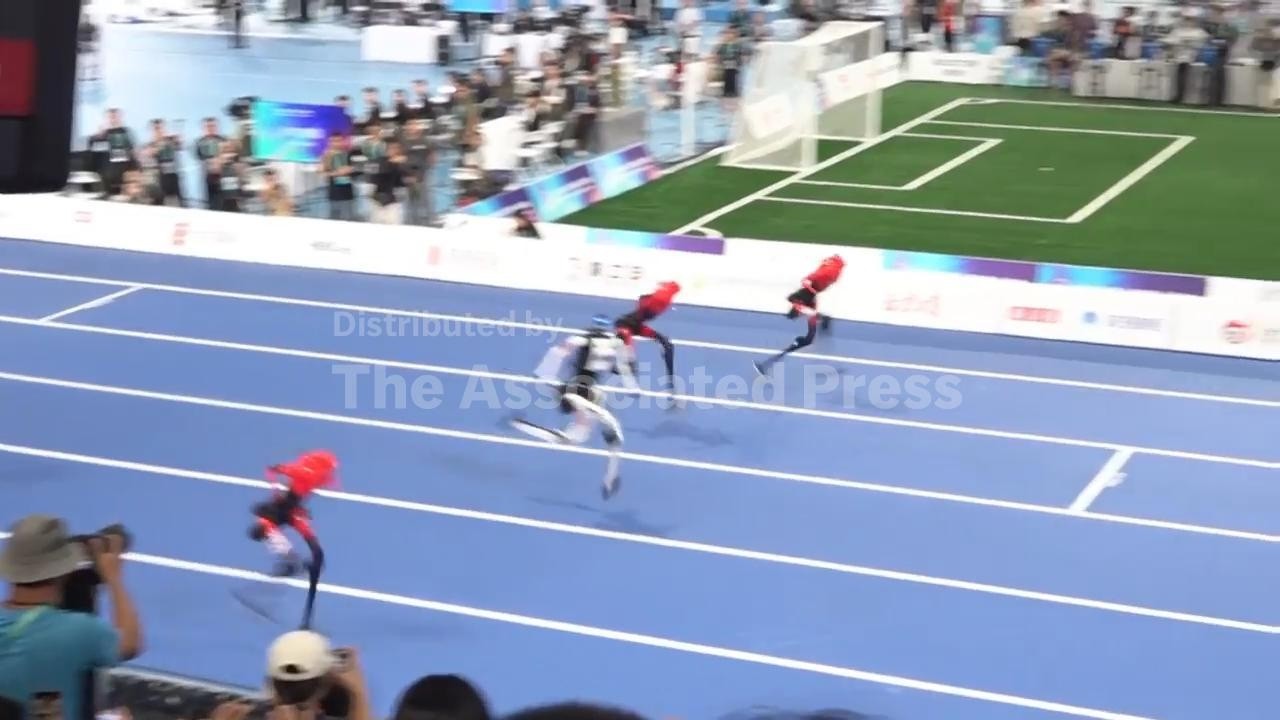 A Chinese humanoid robot sets 100-meter sprint record of 8.86 seconds