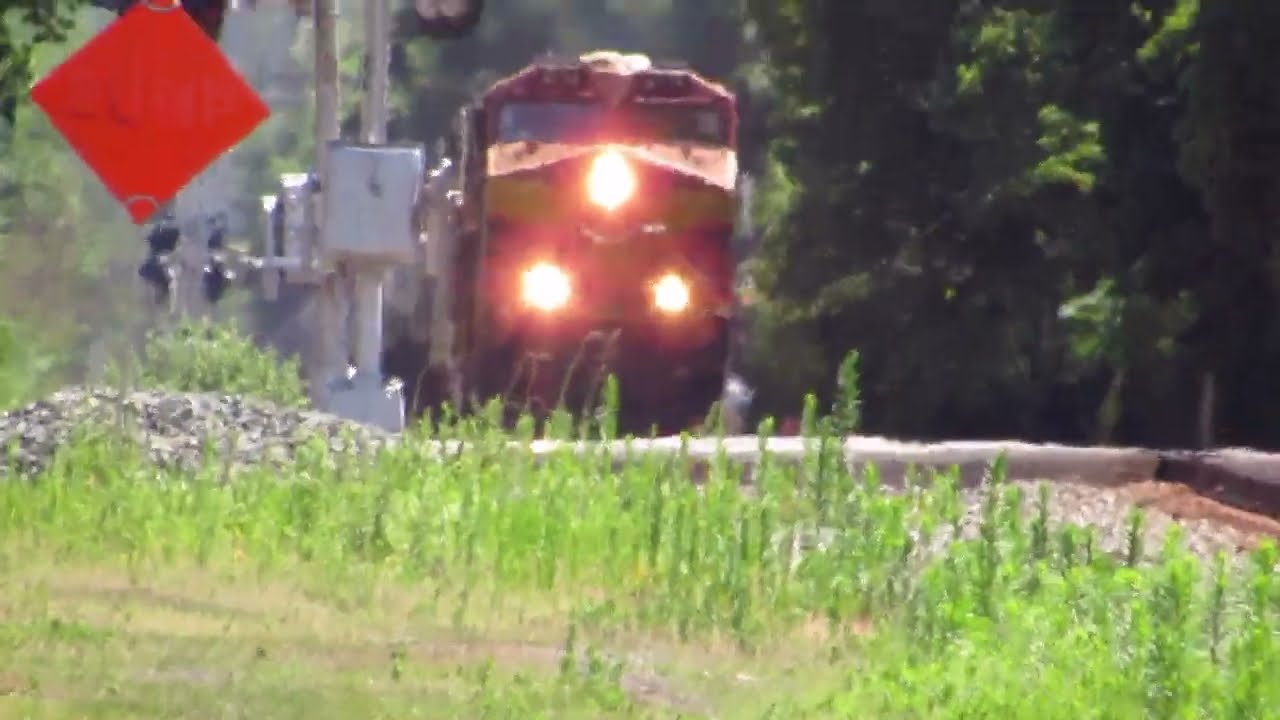 B780 KCS and UP on the Riverline, Dumont NJ  7322