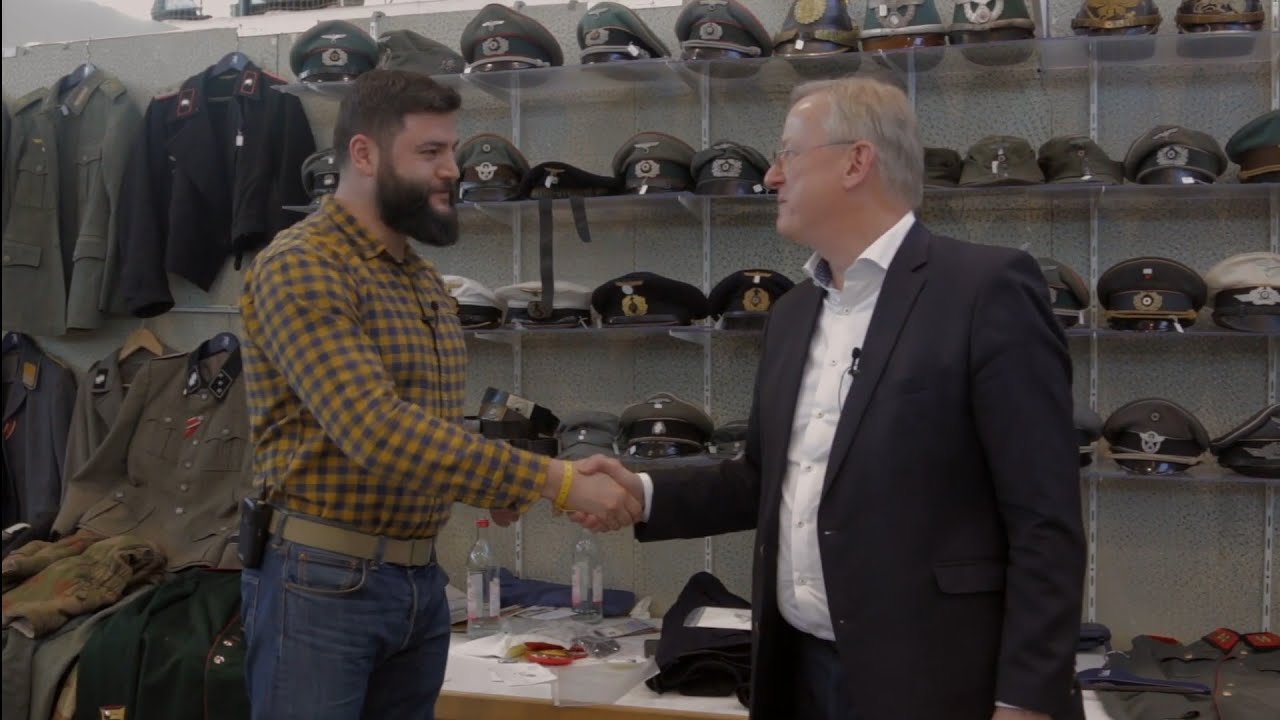 Best helmets, awards and weapons from Helmut Weitze stand. Interview at Grossmehring show march'19