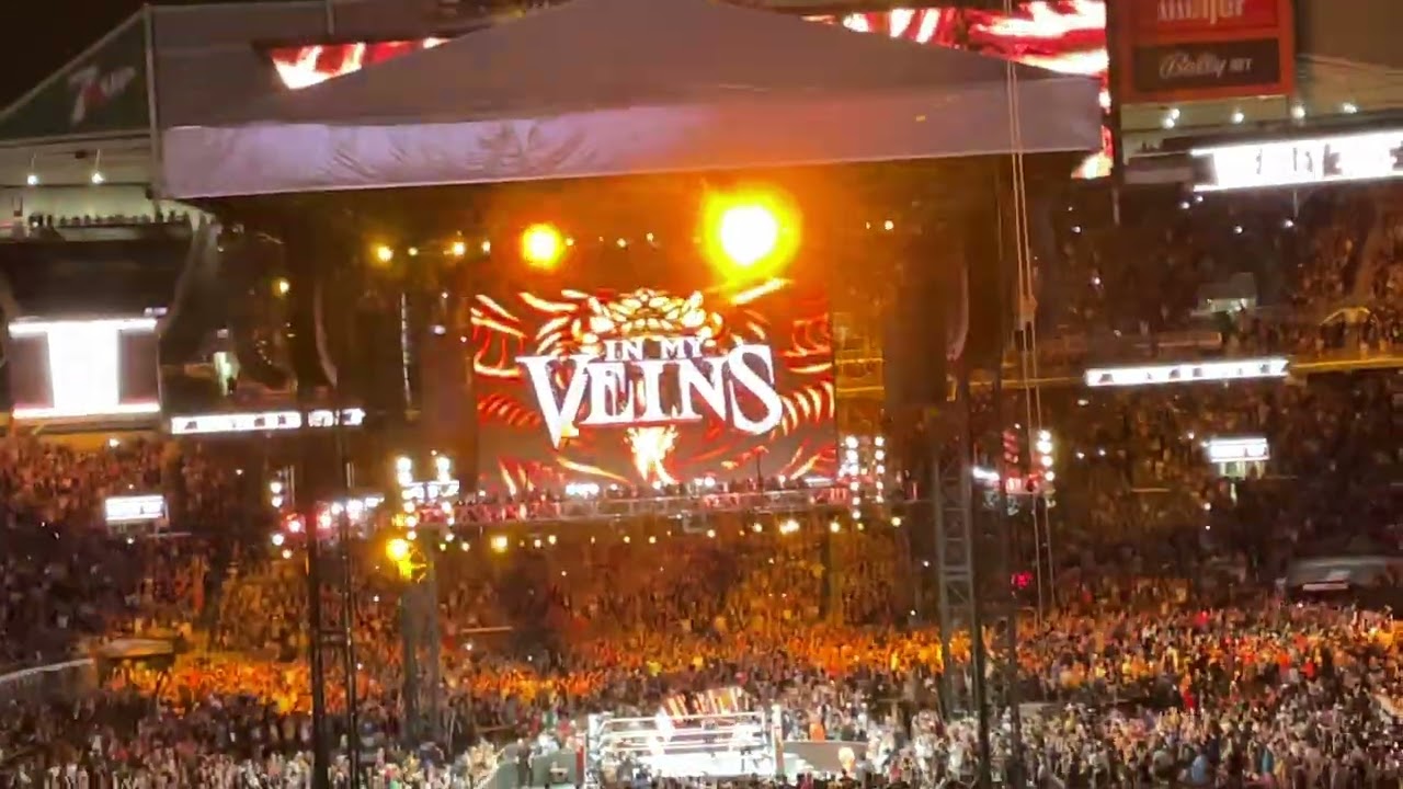Summerslam 2024 Randy Orton and Kevin Owens return to help Cody Rhodes from Solo live crowd reaction