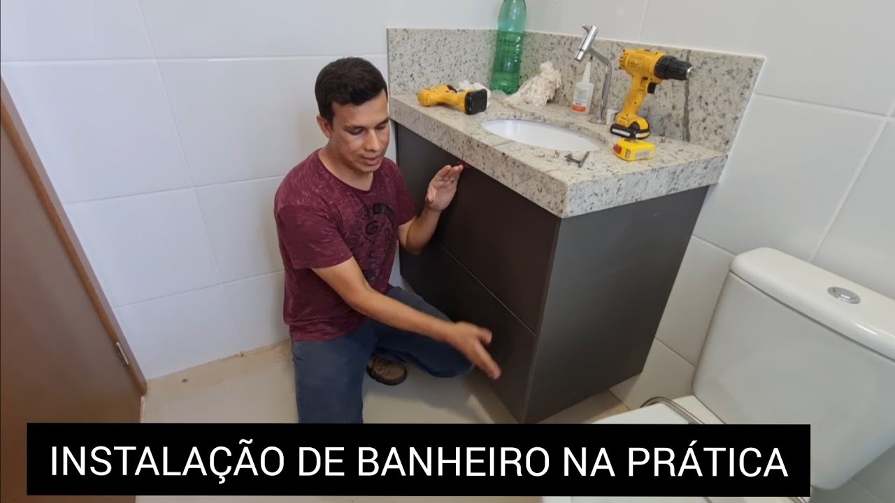 Instalado armário de banheiro na prática