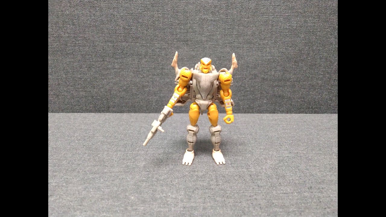 Обзор трансформера Rattrap - WFC-K2 - Core - Kingdom - War for Cybertron. Музей Р-ТФ.