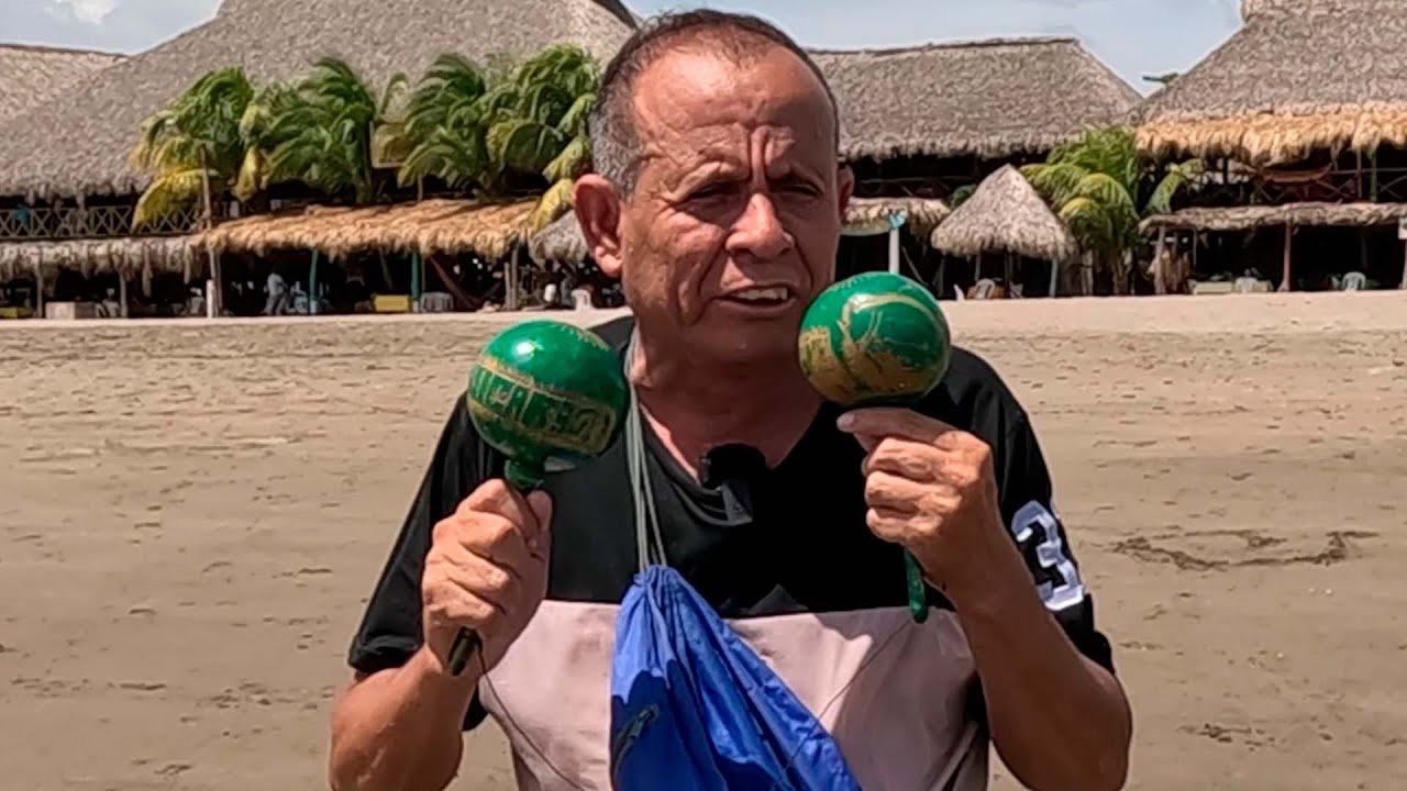 CHAYANNE DE POCHOMIL con sus maracas y su ingenio HACE GOZAR A LA GENTE