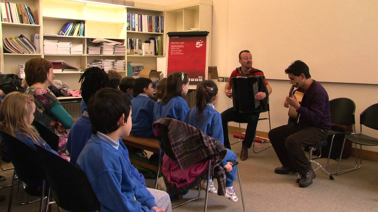 Music Workshop with Dermot Dunne & Ariel Hern&aacute;ndez