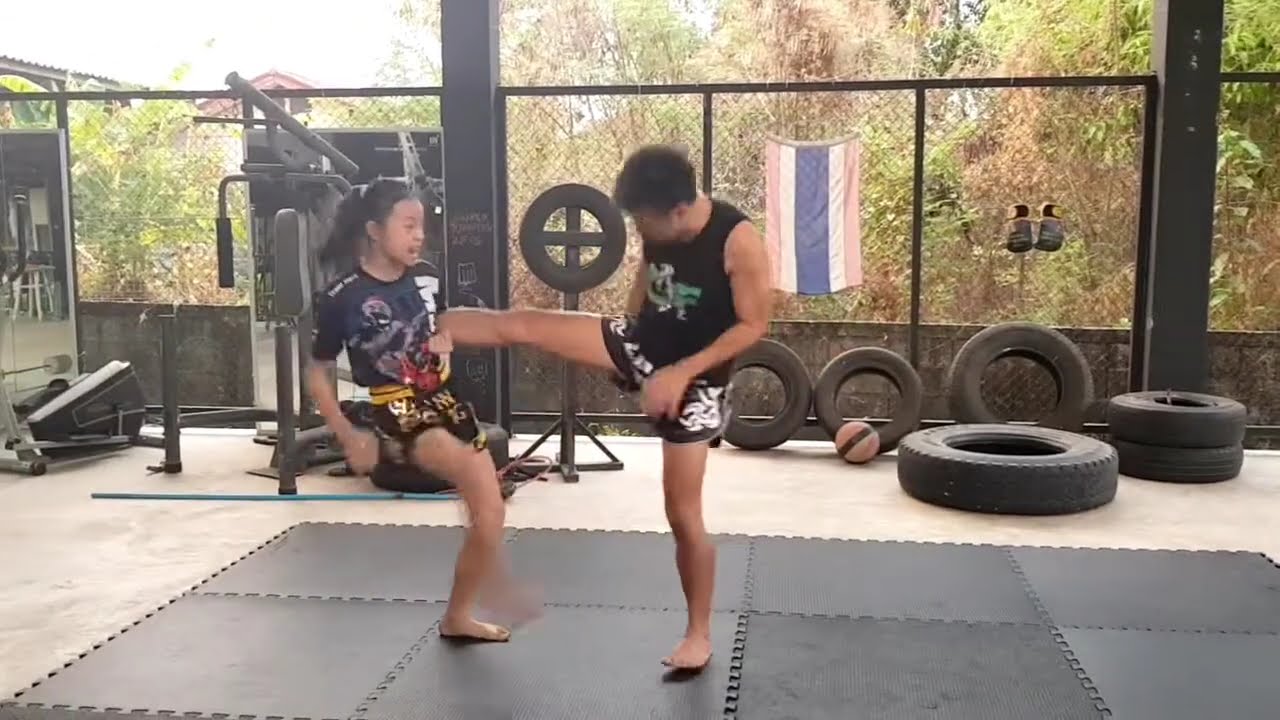 Catch kick and counter attack!!!