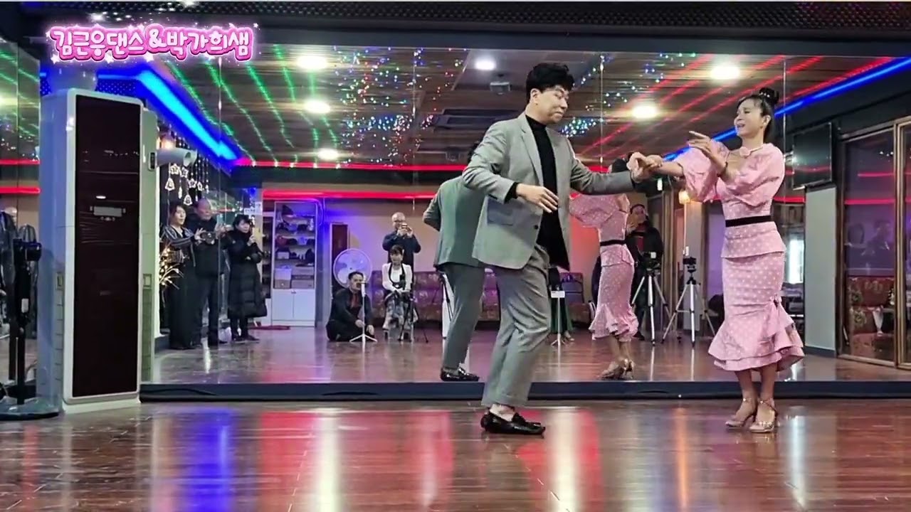 지루박 한시간 모음. 많이 시청해주세요#이영일댄스 #유원친사모 전주토마토댄스 #박가희샘#민댄스 #탐나라댄스 #김근우댄스#미미댄스 지루박  #얼씨구댄스 #견우댄스 #영사모댄스 