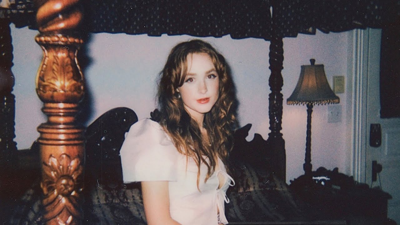 Bella White - Rhododendron Live Chat