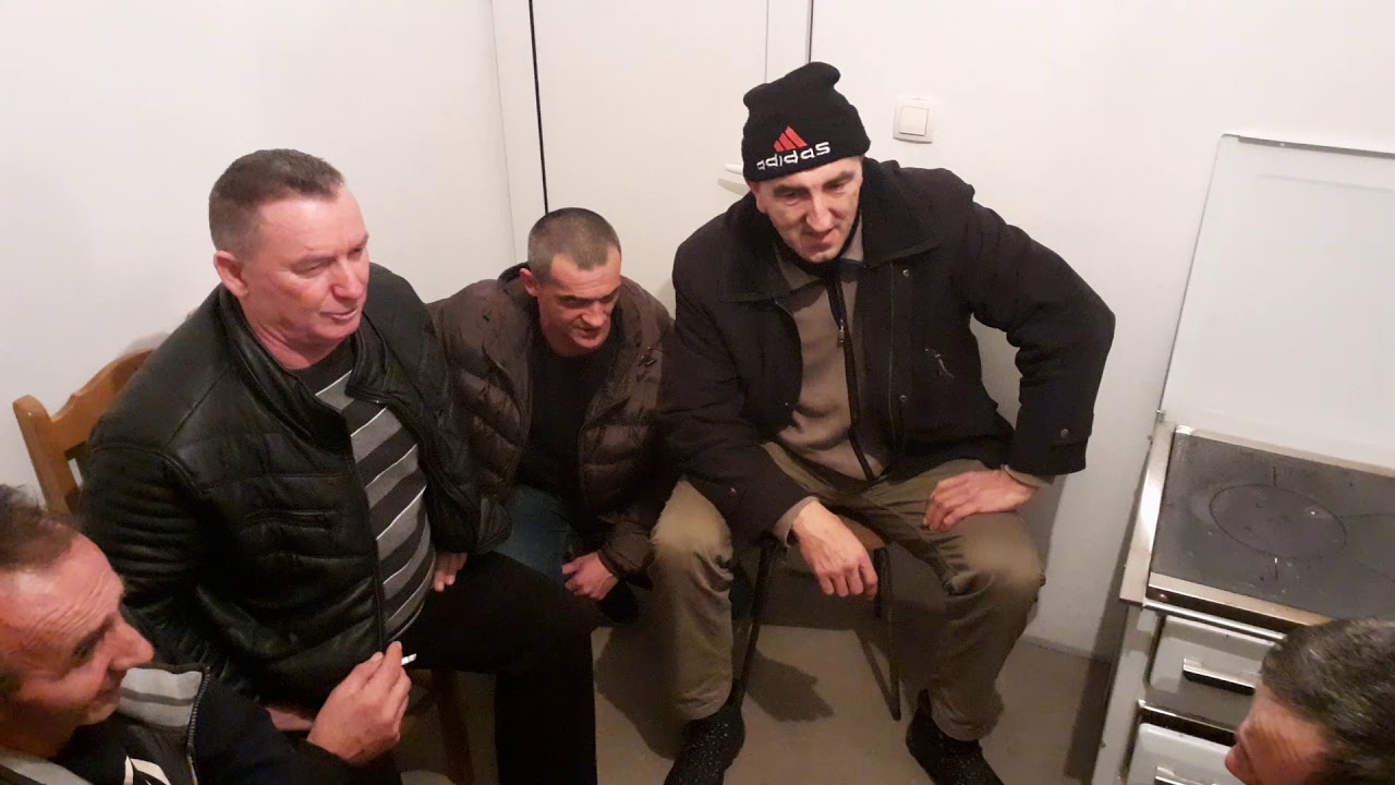 Sinovi Povlena Sinoc prodjoh sokakom kroz selo,Hej vi momci zlatiborci