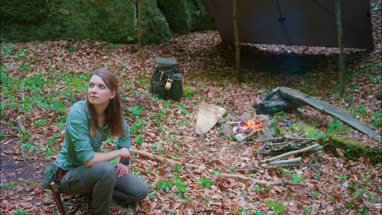 Spring Bushcraft Mountain Tour - Smoked Salmon - Cavemen Style - Wild herbs