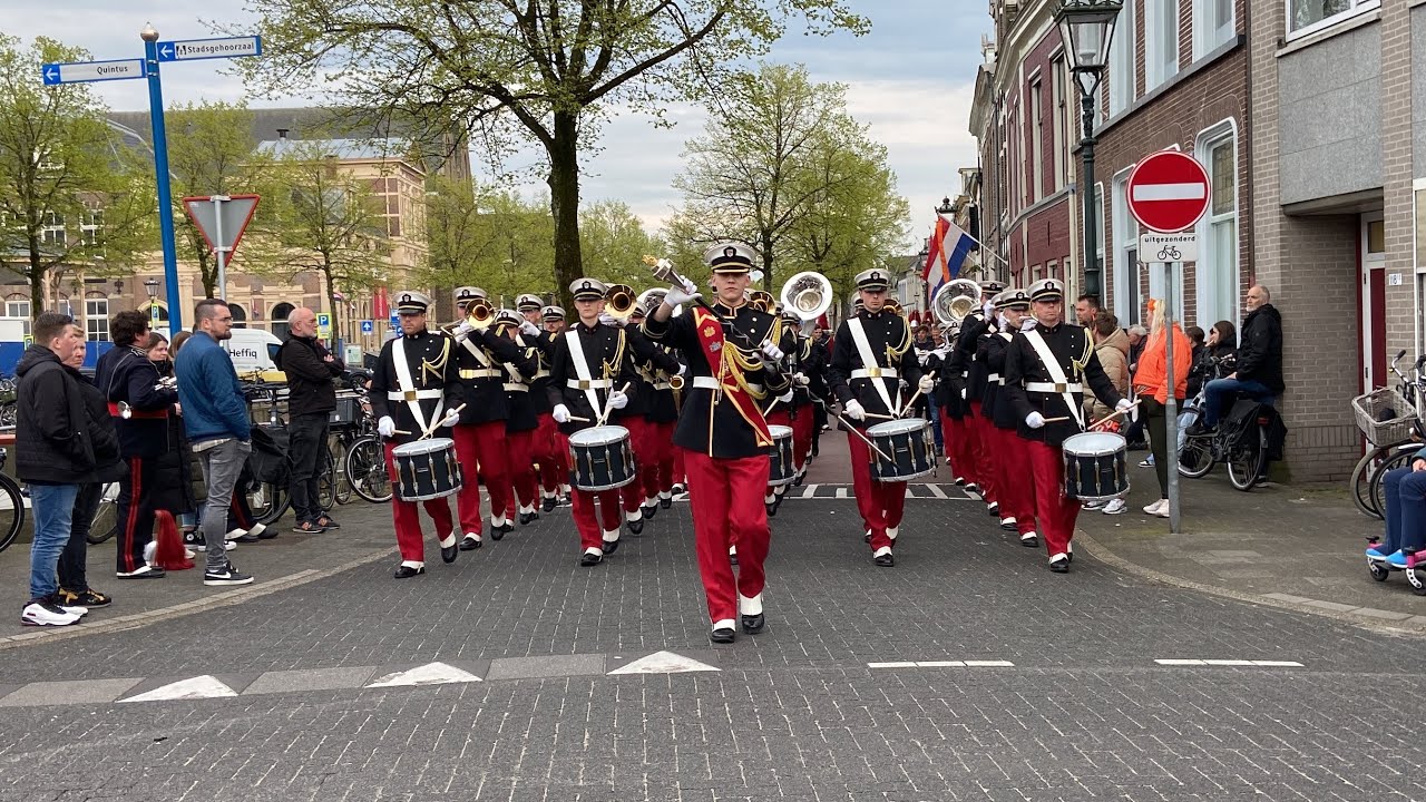 Oranje IJsselmuiden - Straatparade Koningsdag Kampen 2024
