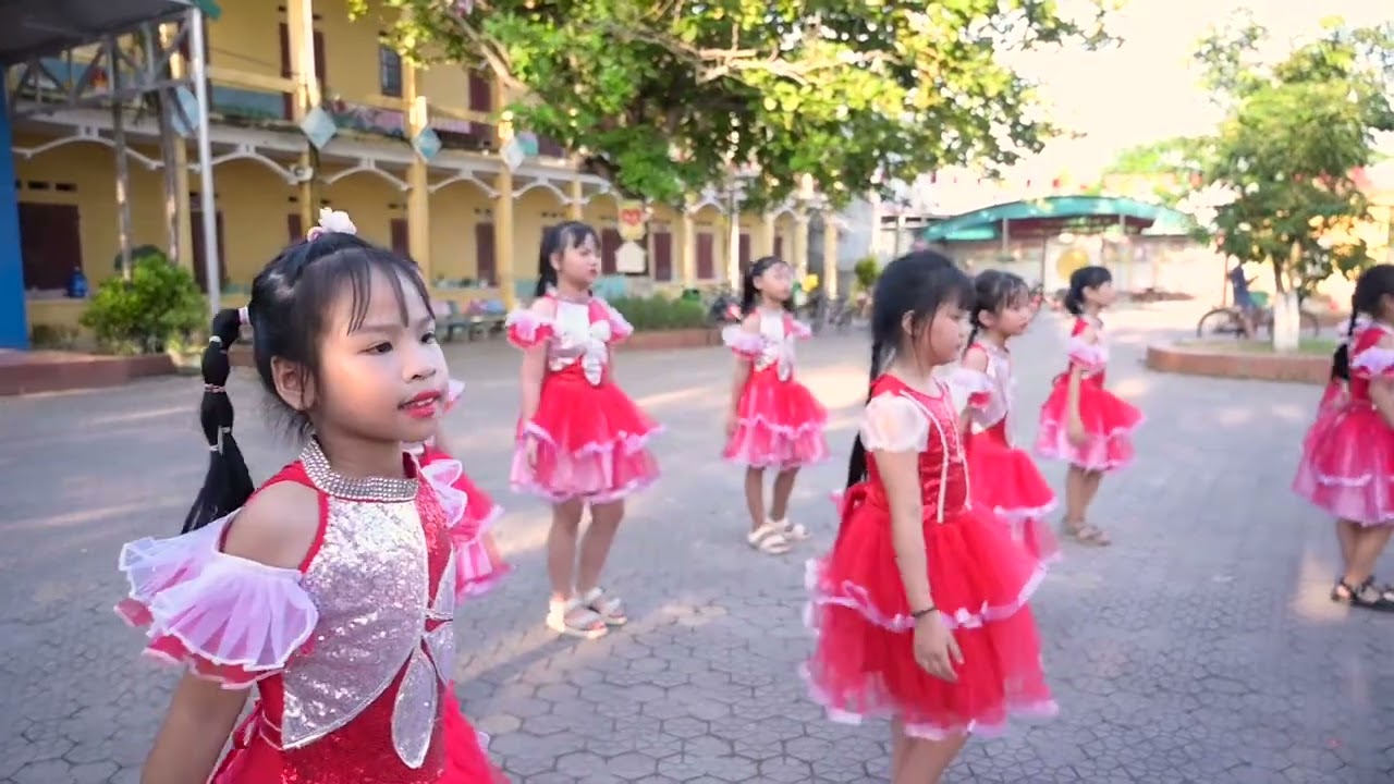 Mái Trường nơi học bao điều hay-  Trường Tiểu học Quang Trung.