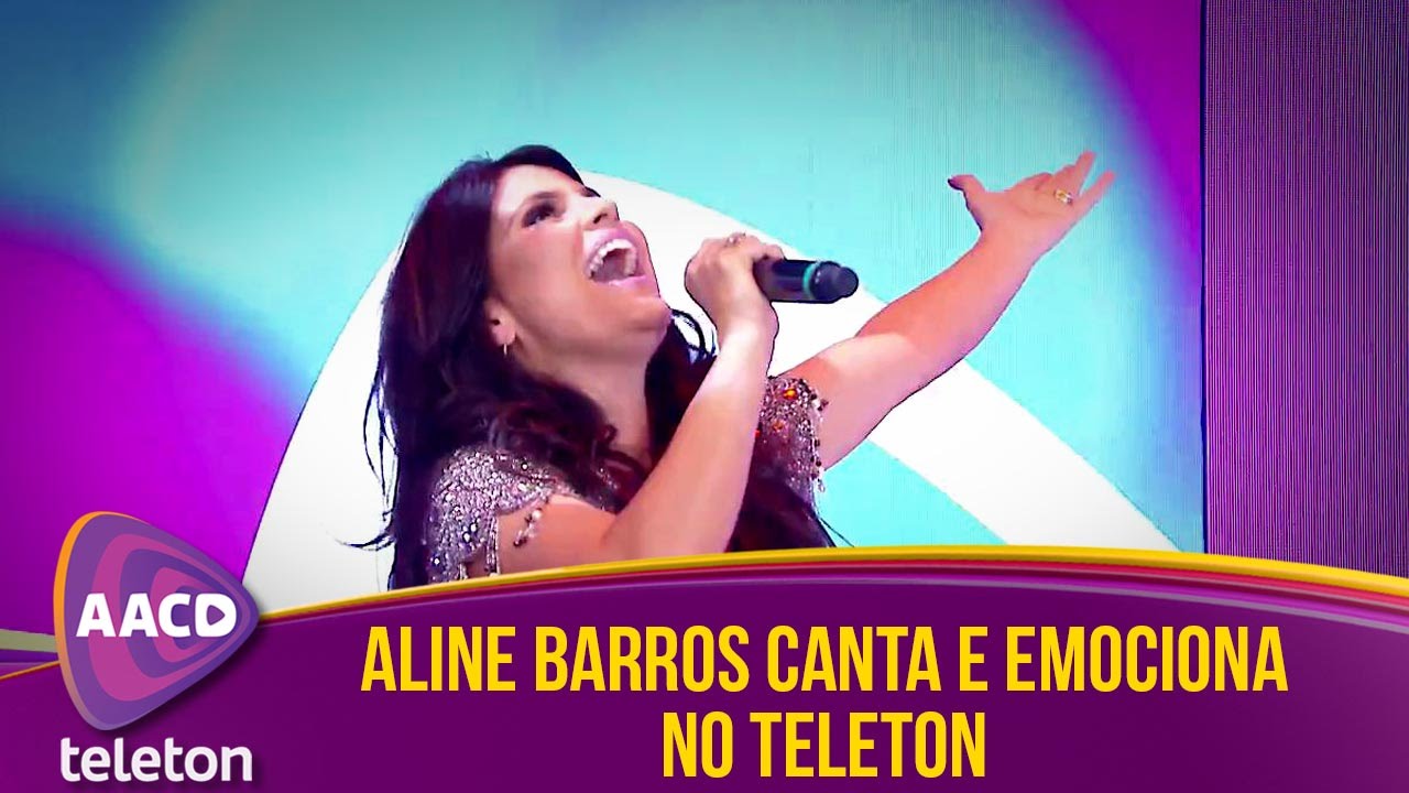 Aline Barros canta sucesso e emociona plateia