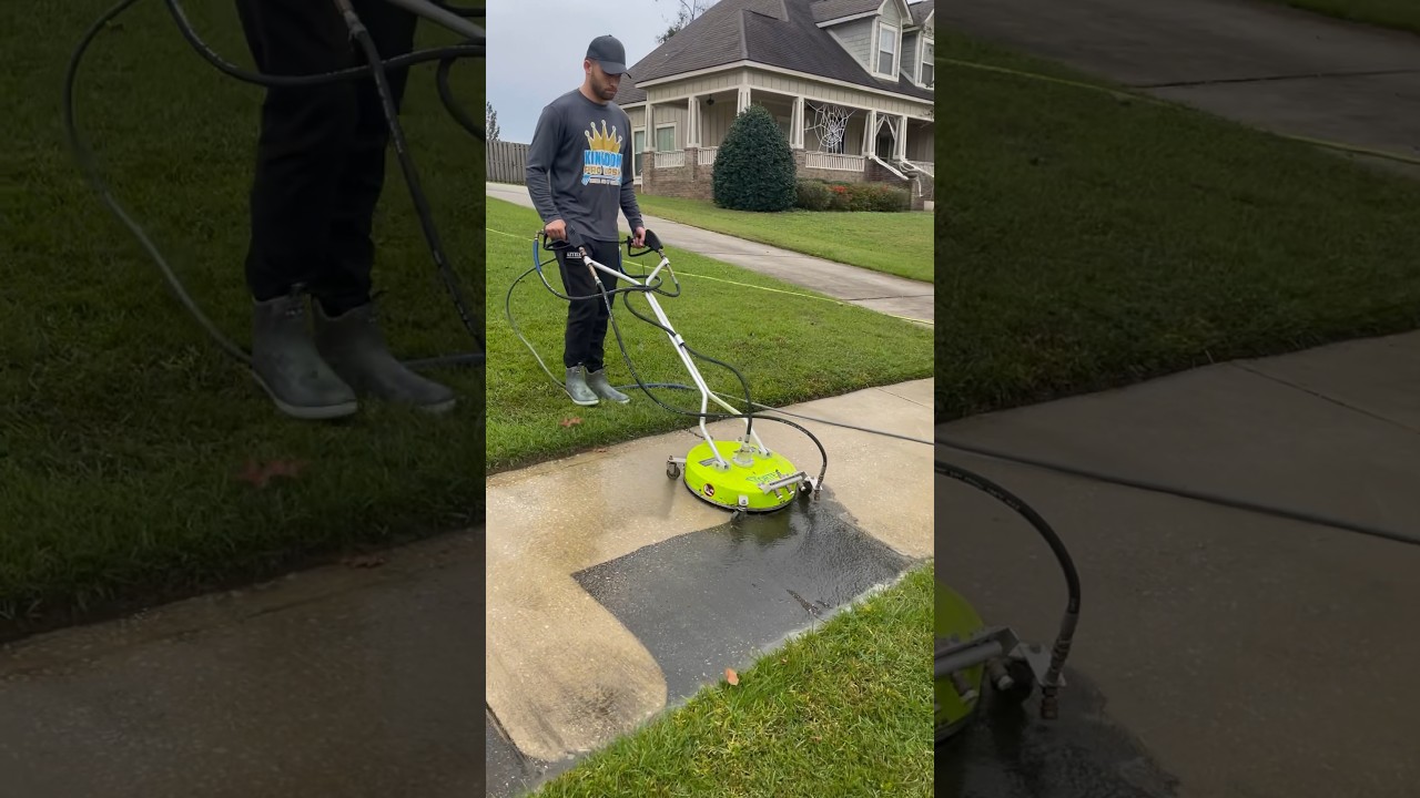 DIRTIEST sidewalk I&rsquo;ve ever washed😳😳😳 #pressurewashing #business #sales
