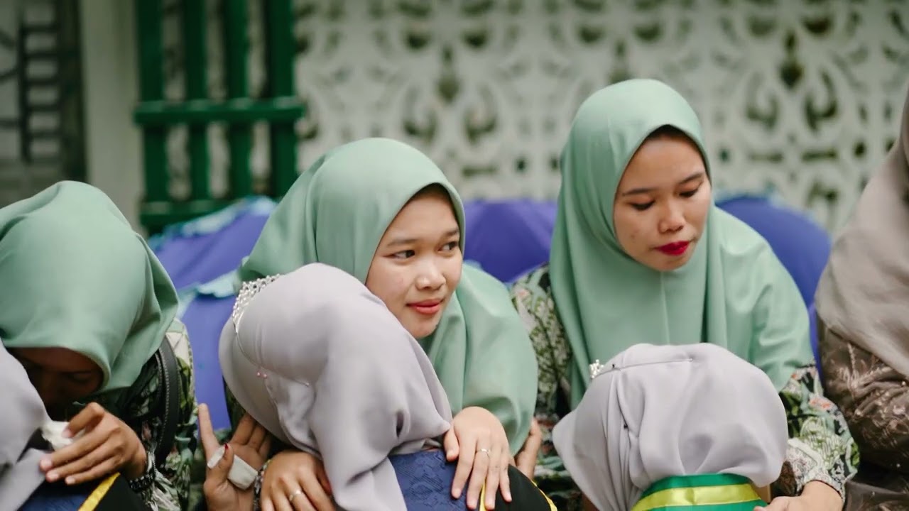 WISUDA MTS DAN MA MIFTAHUL HIKMAH TAHUN PELAJARAN 2023/2024 JAMBUWOK TROWULAN MOJOKERTO