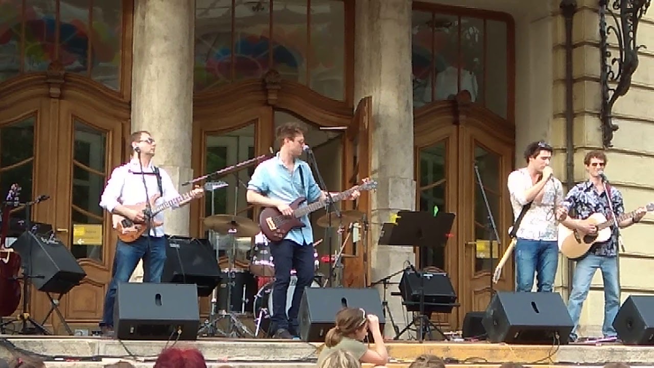 A GRUND - Csak &uacute;gy csin&aacute;l [P&aacute;l Utcai Fi&uacute;k] (live @ V&iacute;gmaj&aacute;lis)