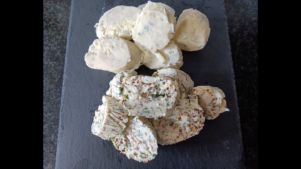 Mantequilla de queso azul y de mostaza antigua