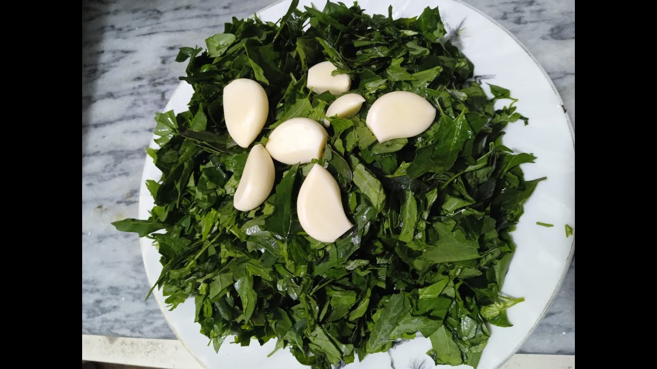 Bathue Ka Saag Aloo Ke Sath