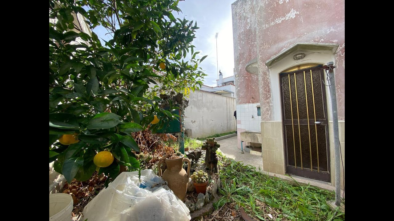 Casa indipendente con giardino in vendita a Tricase (LE)