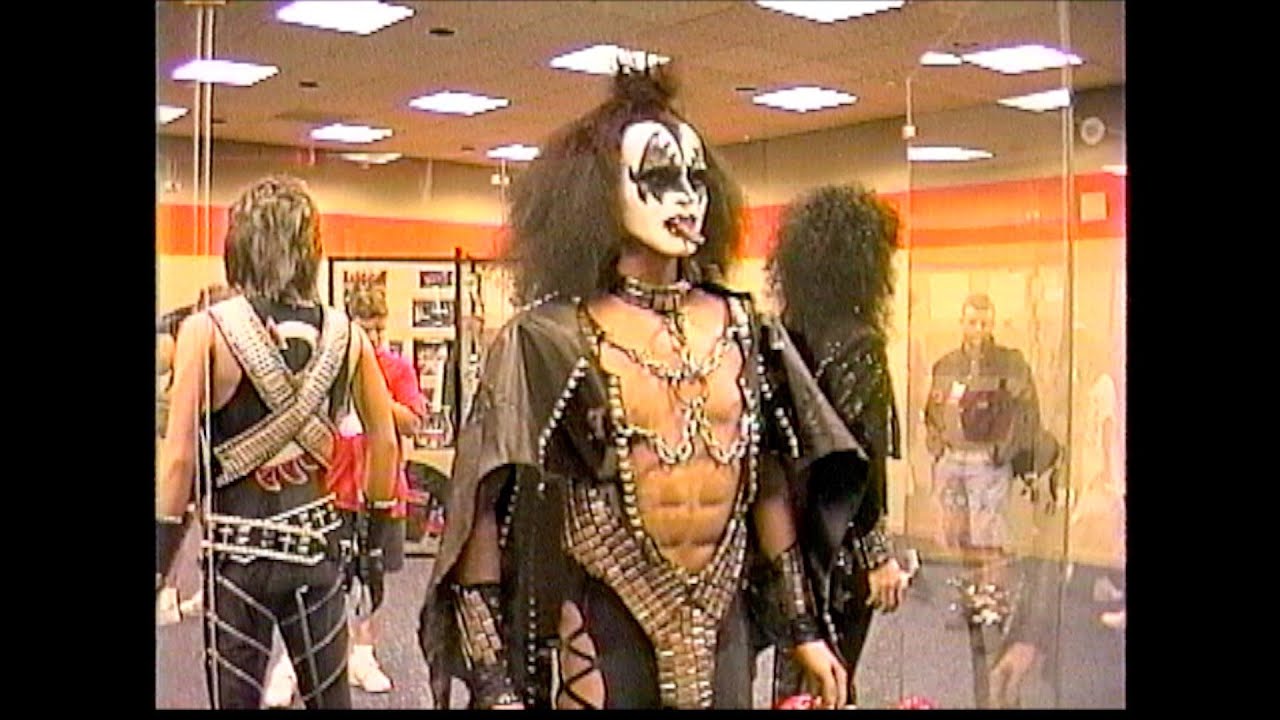 Kiss Convention Displays, 7/22/95, Detroit, MI. Cobo Hall (HD 1080p)