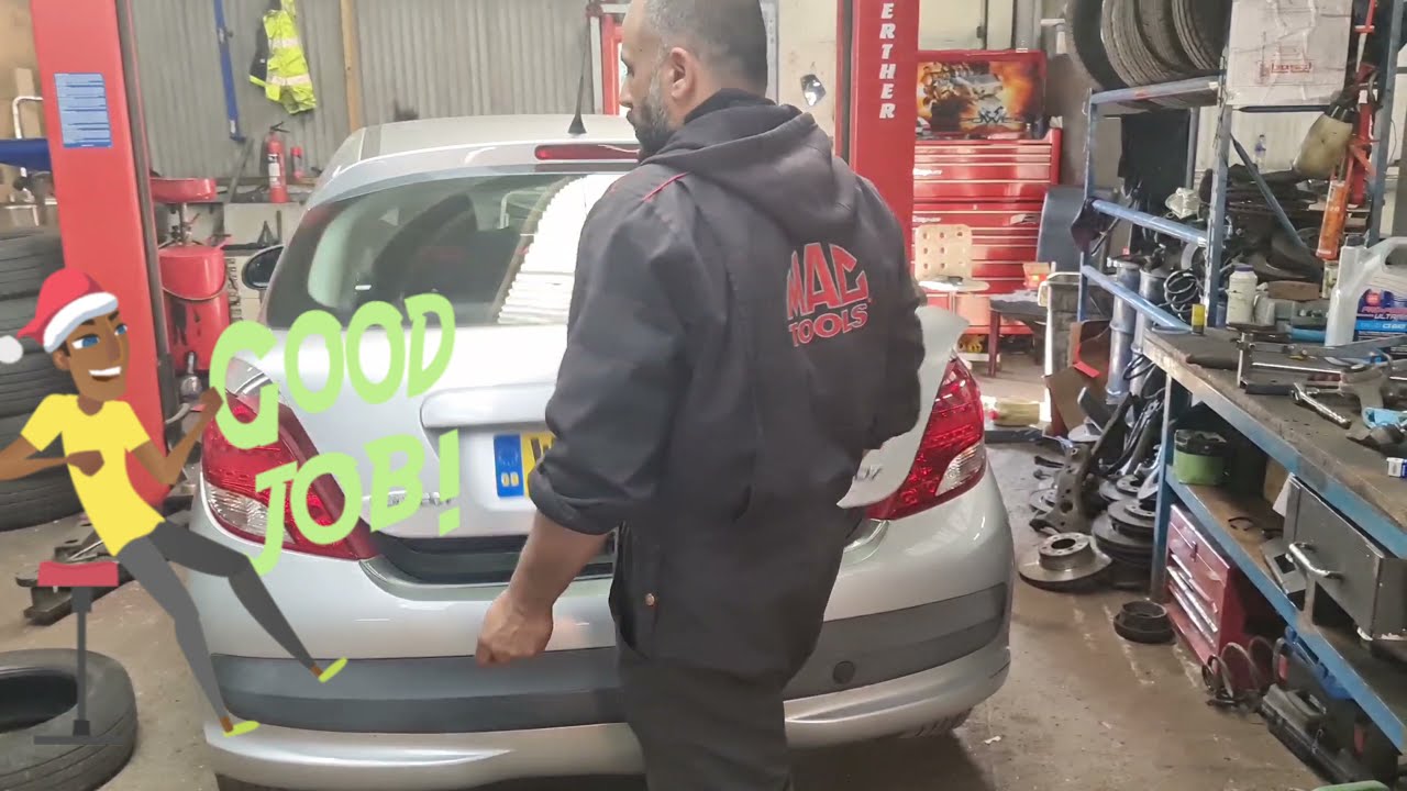 как поменять стоп-сигнал на Peugeot 207 4K