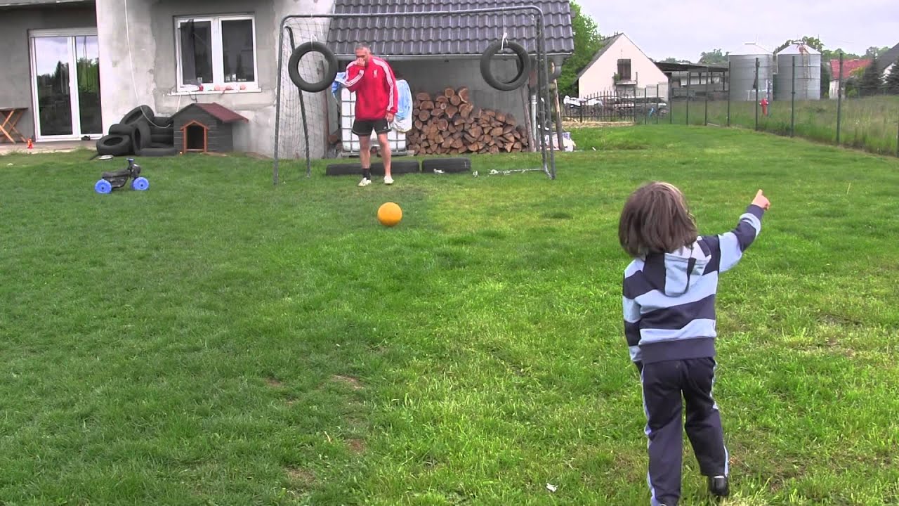 CZ2-Zabawy na Kruszyn Arenie Kudełek z Gutkiem walczą o Unboxing Blisterka Road To Euro 2016