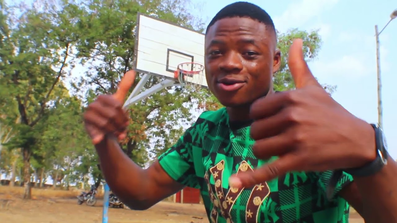 MT star - FEMME AFRICAINE 