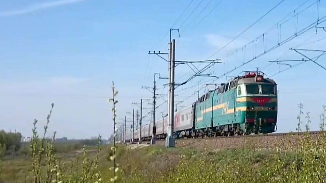 Электровоз ЧС7-225 с поездом Санкт-Петербург &mdash; Брянск