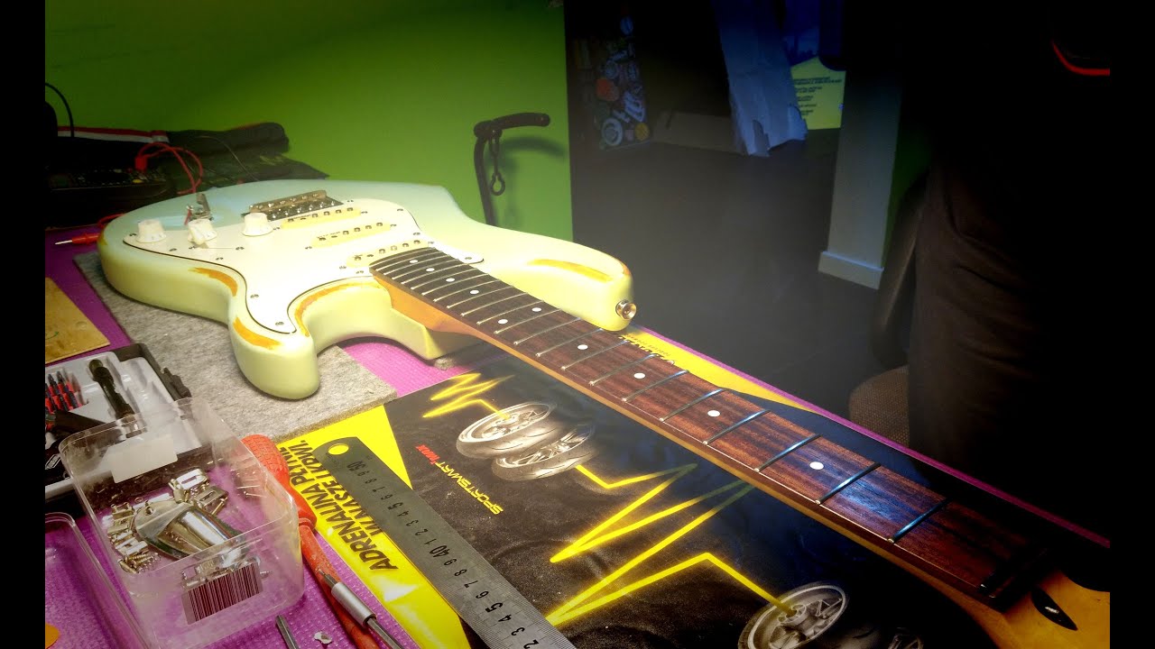 Gitara Vintage i tajemnica małego drewienka.