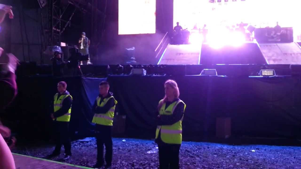Eminem - Slane Castle 2013 - Survival + Won't Back Down (video from the first line)