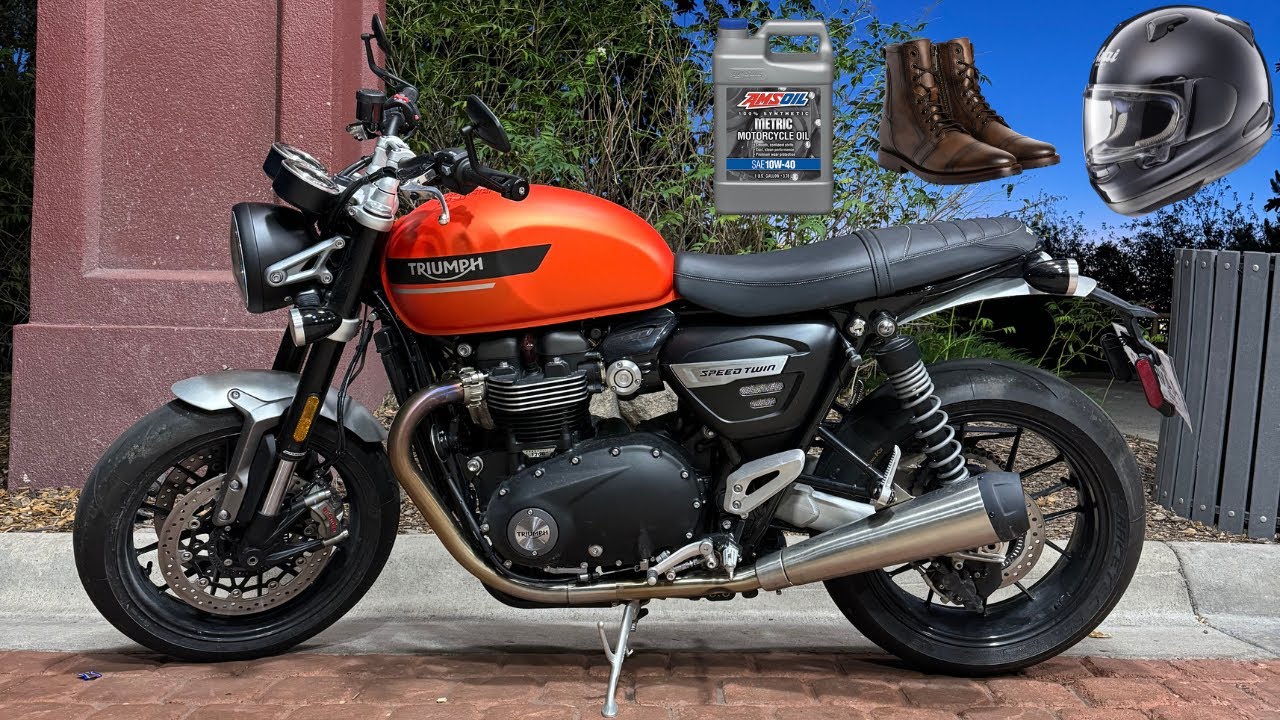 Triumph Speed Twin Oil Change | Best Motorcycle Helmet & Boots
