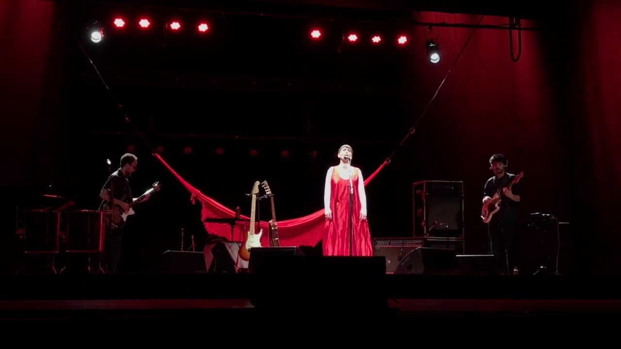 Adriana Calcanhotto - As Caravanas (A Mulher do Pau Brasil, ao vivo em Salvador, 18.08.2018)
