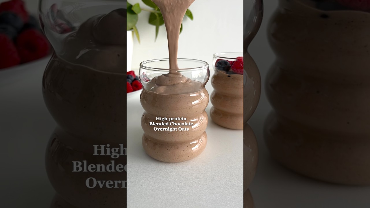 High-protein Breakfast: Blended Chocolate Overnight Oats😍 #healthybreakfast #highprotein