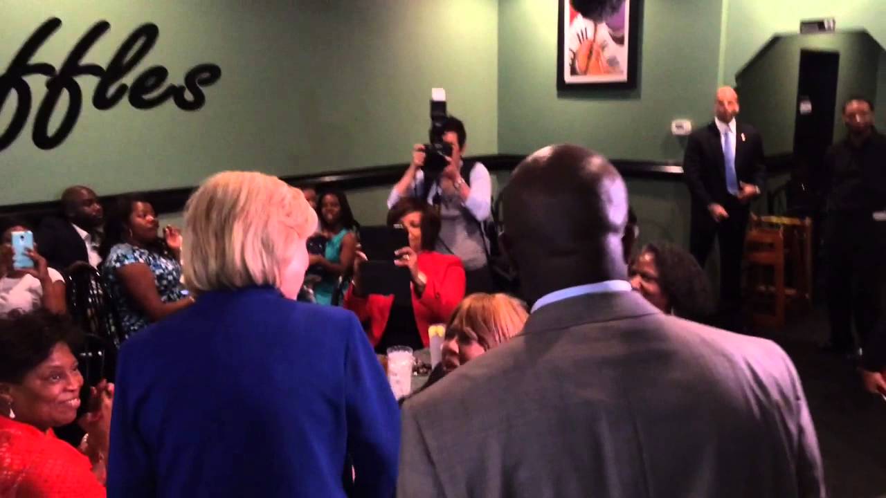 Hillary Clinton visits Kiki's Chicken and Waffles