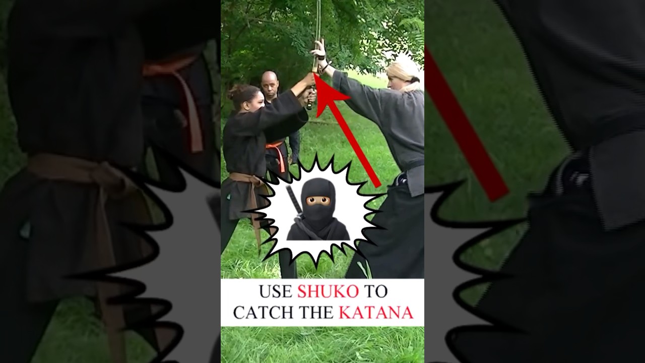 NINJA FIGHTING TECHNIQUES 🥷🏻 How To FIGHT with SHUKO against KATANA #MartialArts #Shorts