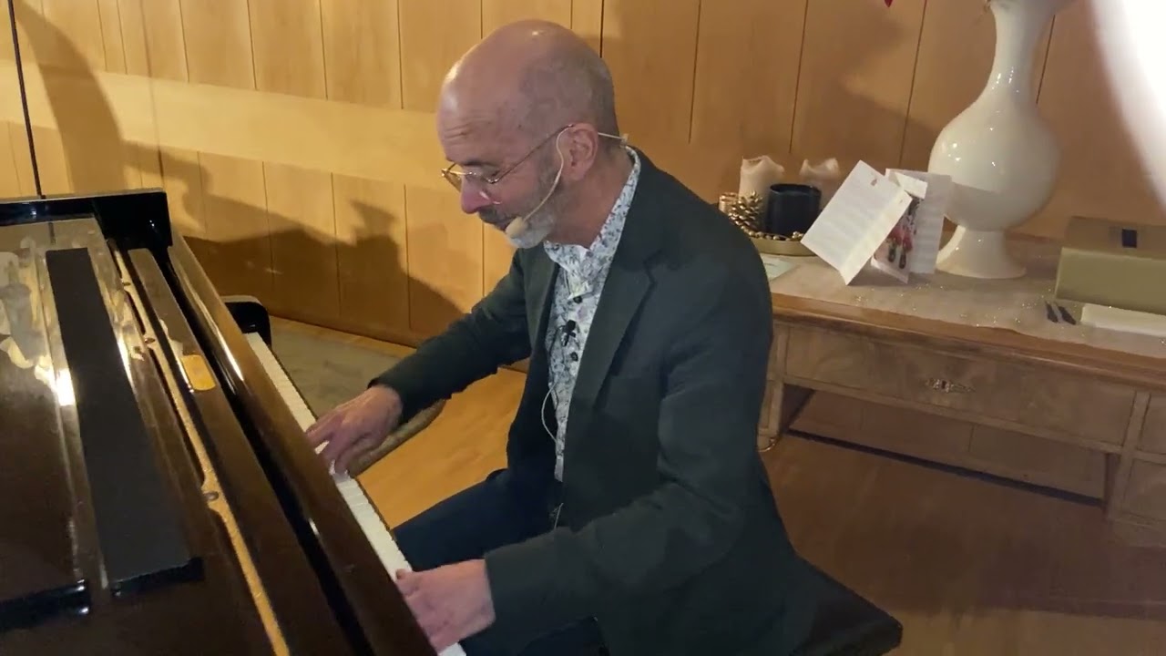 Hans Ueli Schläpfer am Klavier